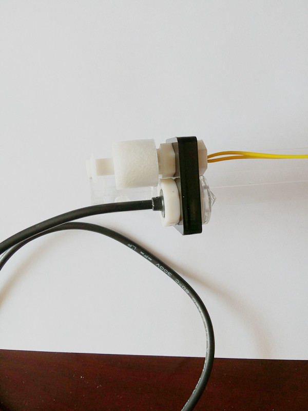 حامل مستشعر ATO مع مفتاح تعويم - مراجعة Ato Sensor Float وسعره